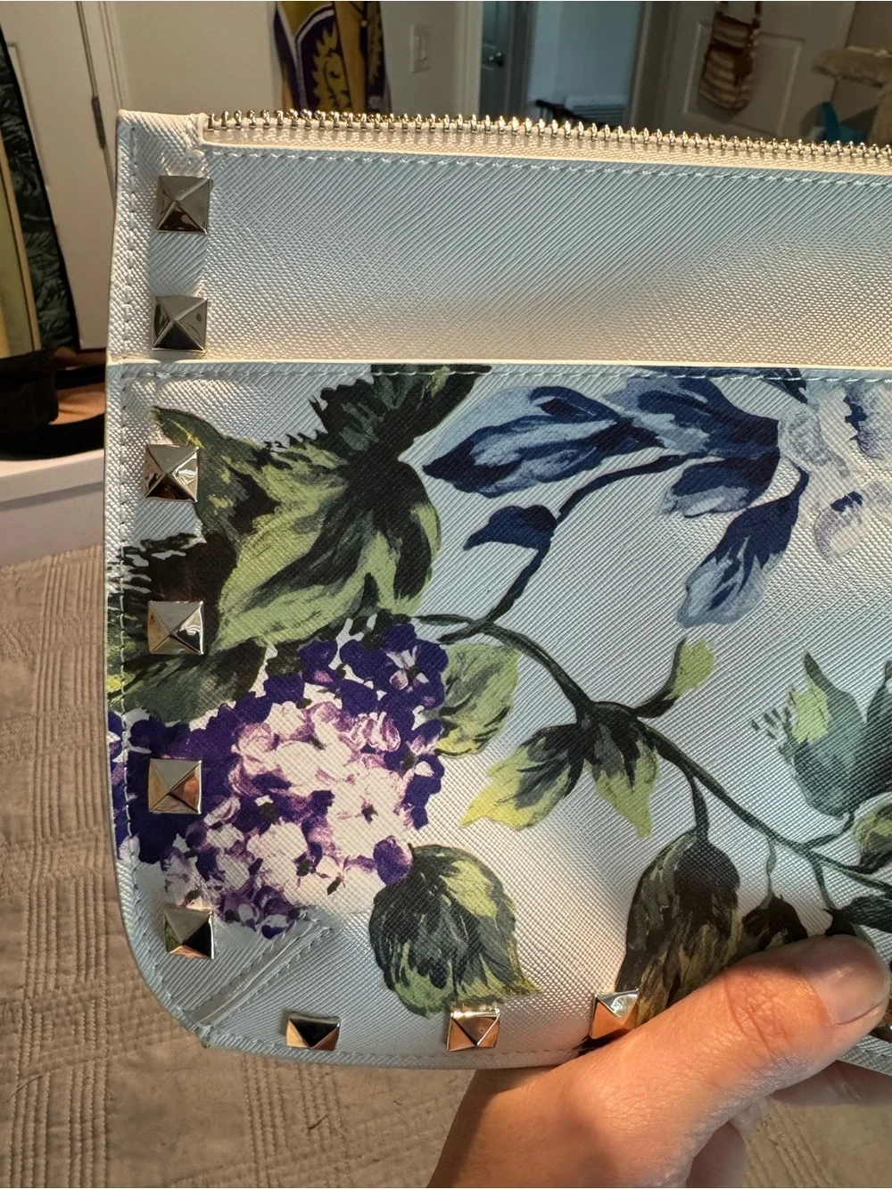 White House Black Market White Floral Studded Wristlet NWT - Picture 3 of 10
